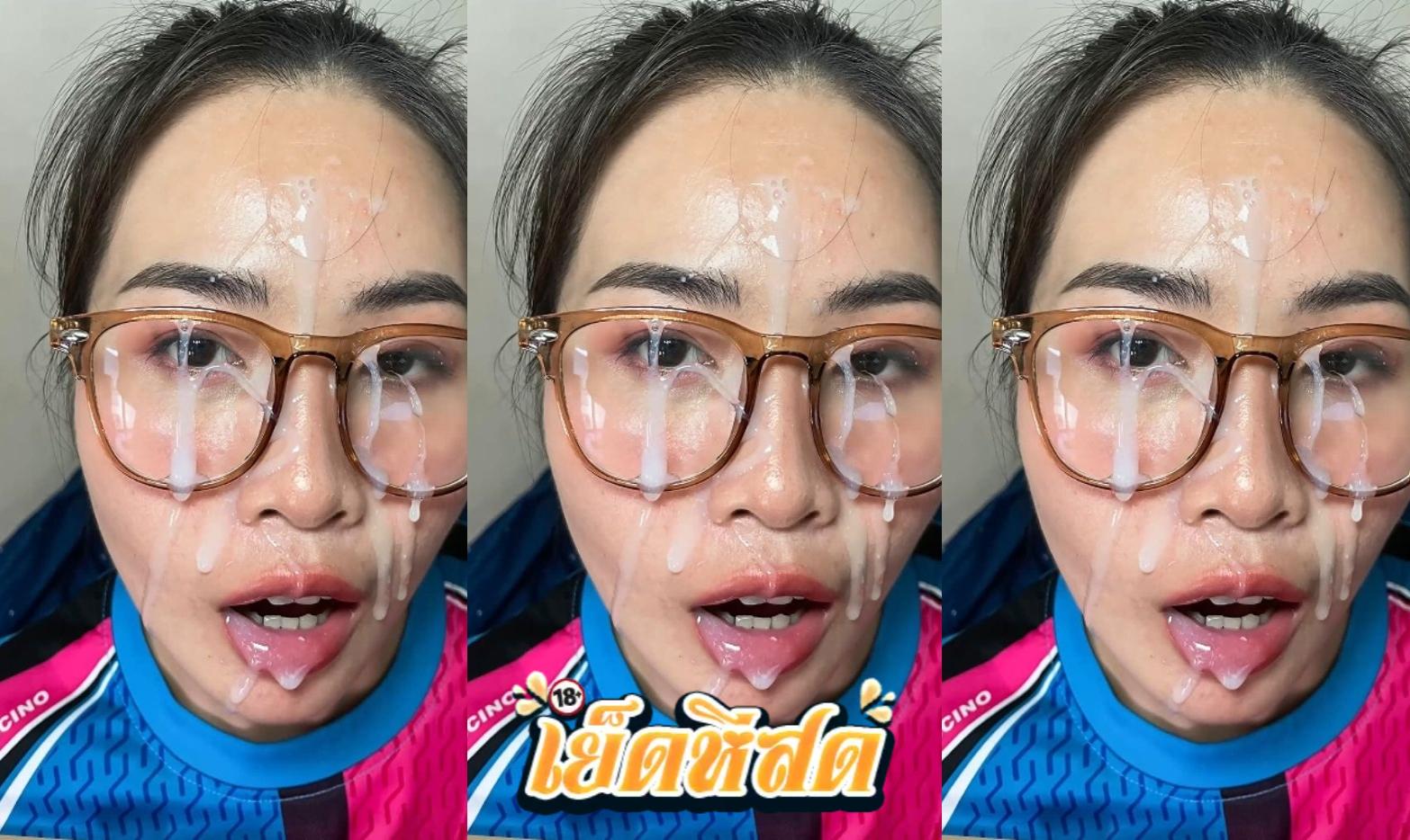 คลิปหลุดโอนลี่แฟน BbwThaixxx งานเนียน ขาว ใส่แว่น เย็ดคาชุดบอล กระแทกโคตรมันส์ ร้องลั่น แตกใส่หน้า